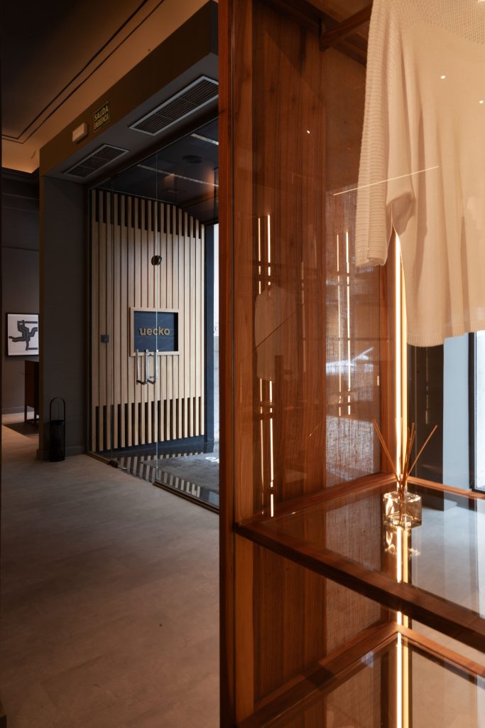 IMG_1857-179-157-min